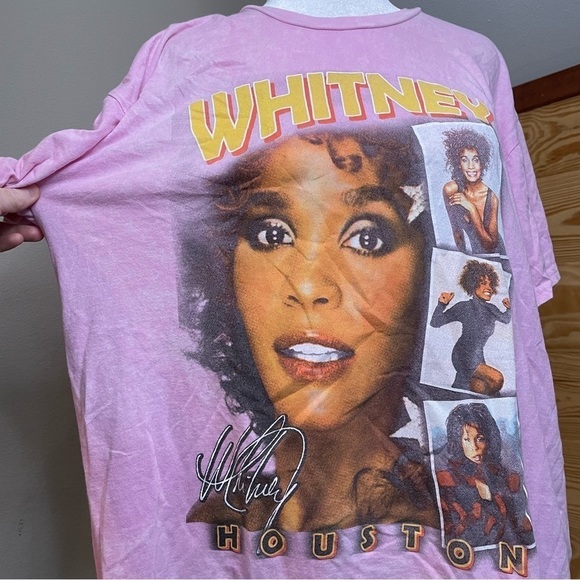 Whitney Houston Pink Short Sleeve Graphic Tee 1X - Picture 4 of 8